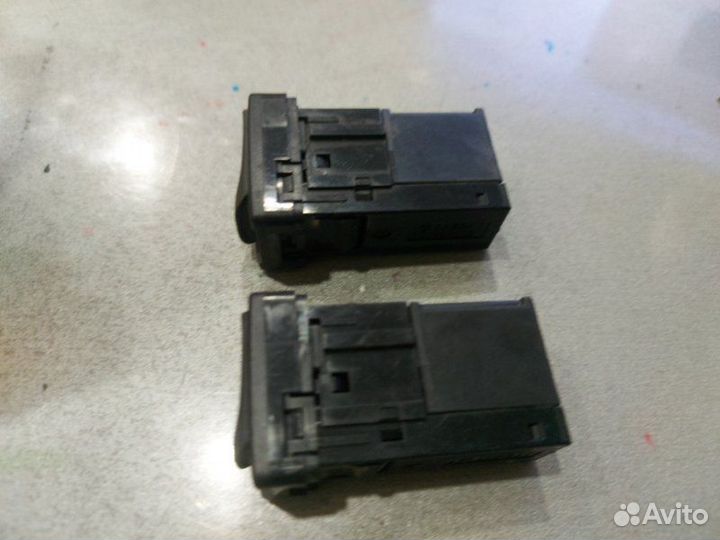 USB AUX разъем Toyota Land Cruiser 200