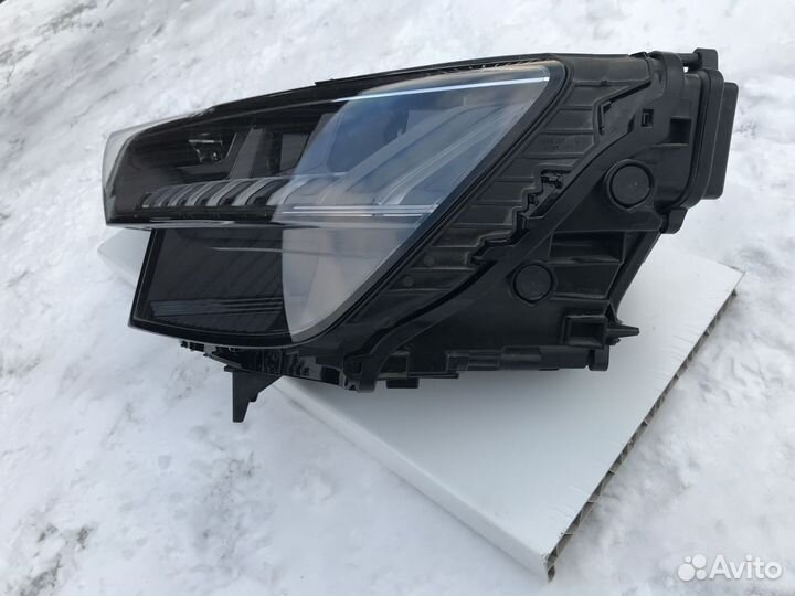 Фара левая Audi Q8 Matrix