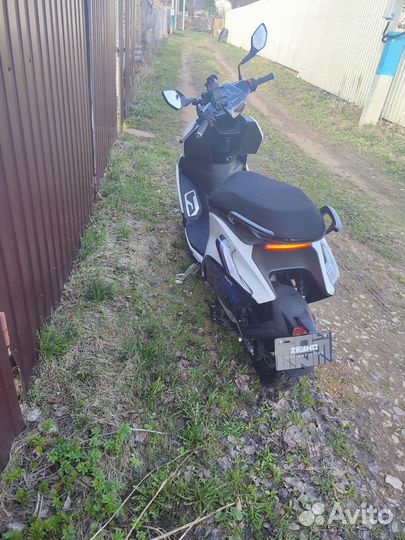 Скутер Zeeho AE8 плюс комплект аксессуаров