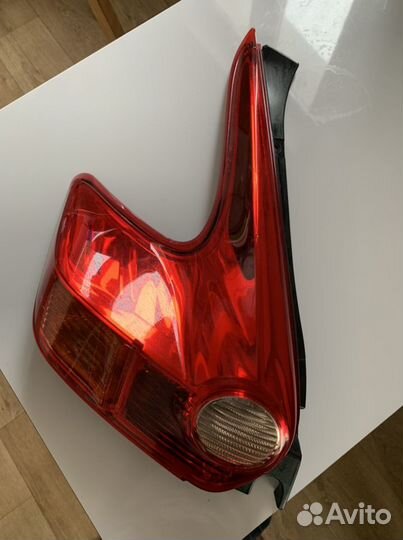 Задняя левая фара Nissan juke