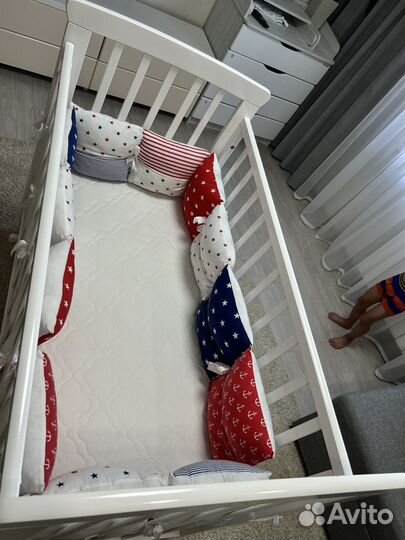 Детская кроватка с маятником можга