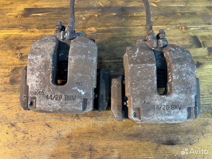 Суппорт тормозной задний Bmw X5 E70 N52B30 AF 2008