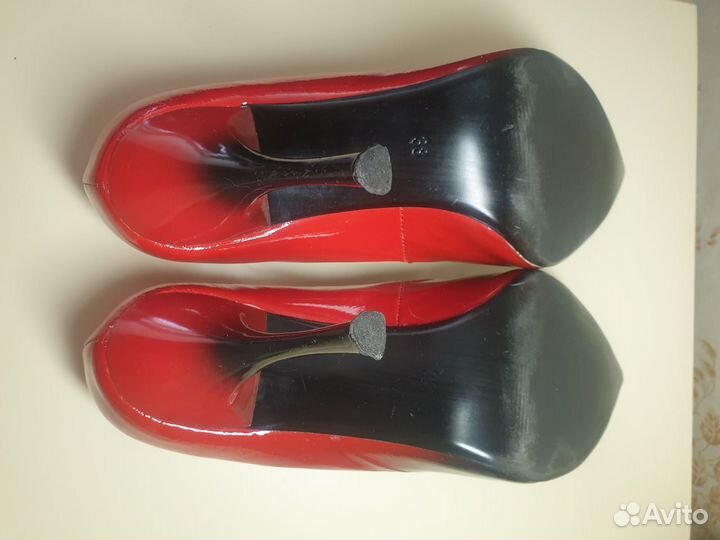 Туфли лодочки лаковые