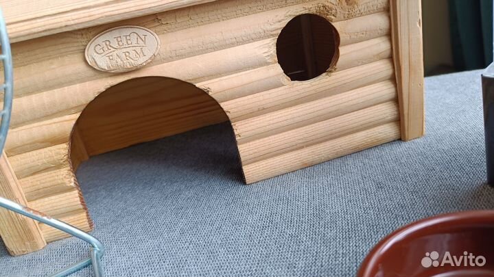 Поильник, кормушка, домик и колесо для грызуна