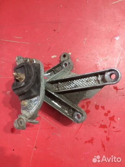 Кронштейн кпп (АКПП) левый Nissan Almera G15 K4M