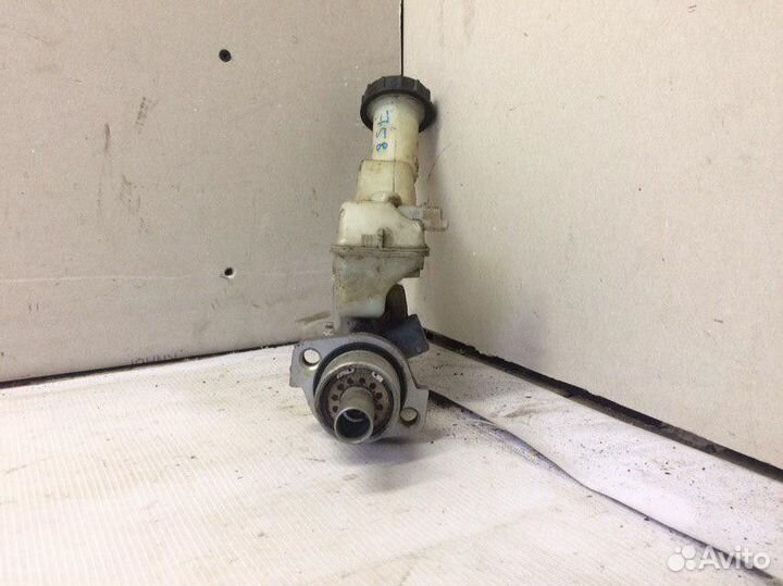 Главный тормозной цилиндр Renault Clio