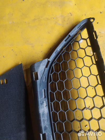 Решетка бампера Рено logan 1 рестайлинг