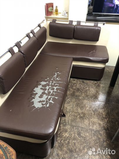 Кухонный угловой диван со спальным местом