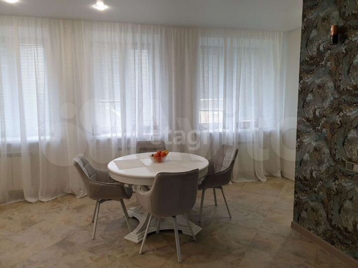 2-к. квартира, 72 м², 3/4 эт.