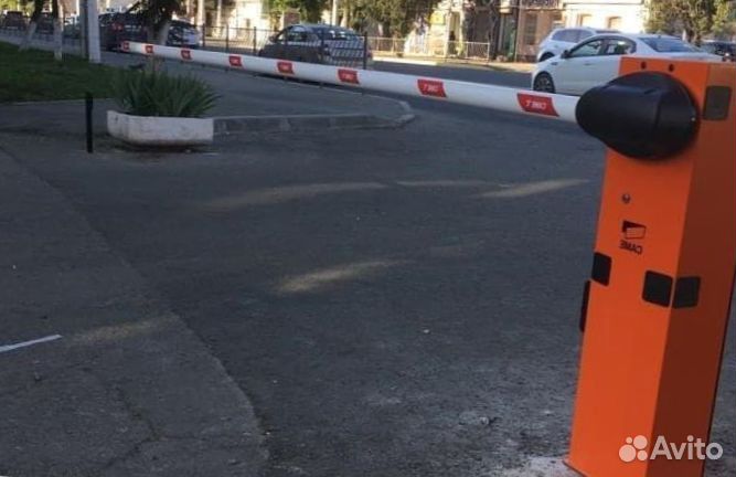 Автоматический шлагбаум