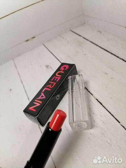 Помада Guerlain La petite Robe noire, тон 003