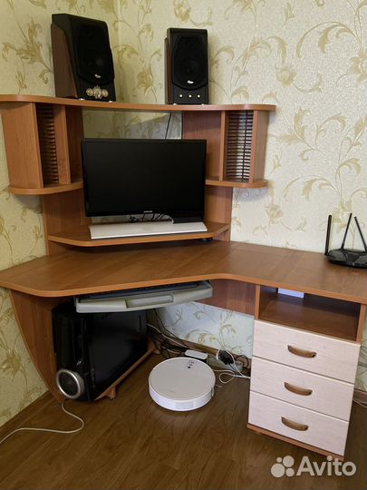 Компьютерный стол