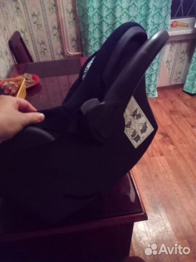 Автомобильное кресло