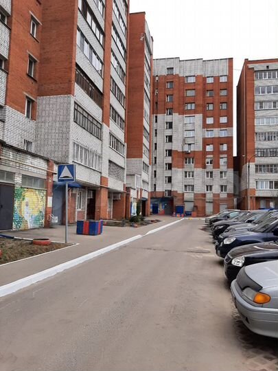 4-к. квартира, 94 м², 2/10 эт.