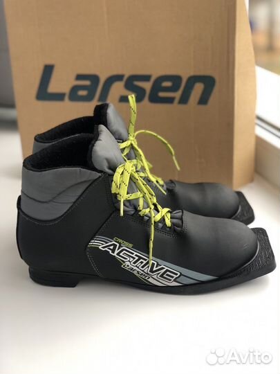 Лыжные ботинки