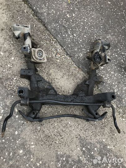 Передний подрамник BMW X3 Е83