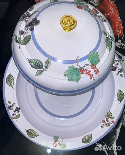 Блюдо с крышкой