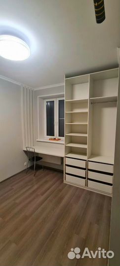 Рабочая зона у окна IKEA