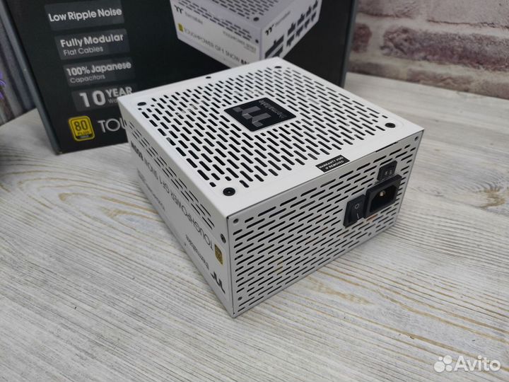 Блок питания Thermaltake Toughpower GF1 Snow 850W