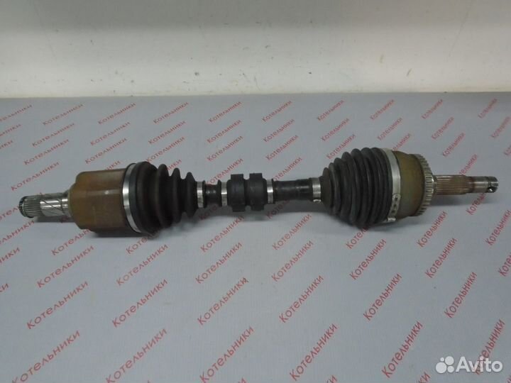 Nissan 39101-AV611 Вал приводной левый