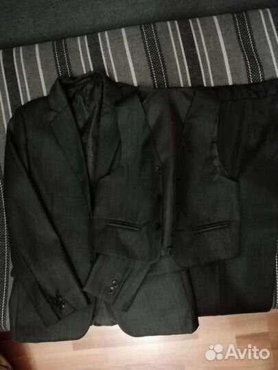 Костюм тройка