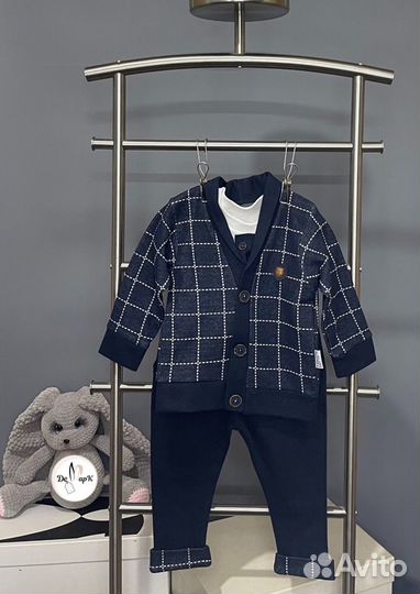 Строгий костюм для мальчика