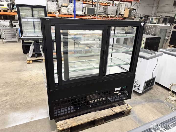 Кондитерская витрина открытого типа Ширина 1330 мм бу