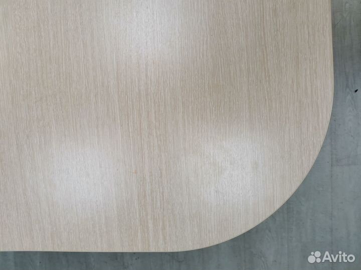 Стол для переговоров