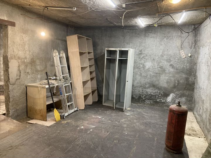 Гараж, > 30 м²