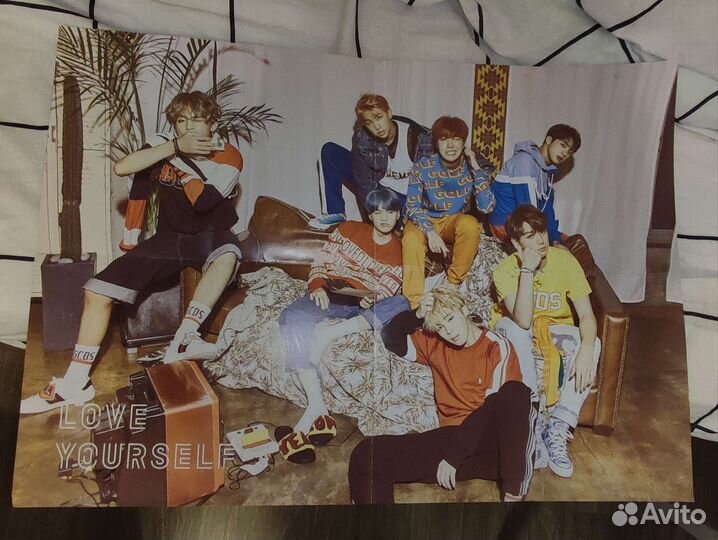 Плакат из альбома BTS love yourself версия V