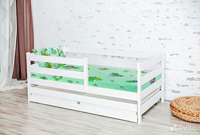 Кроватка от 2х лет с бортиком софа эко из натураль