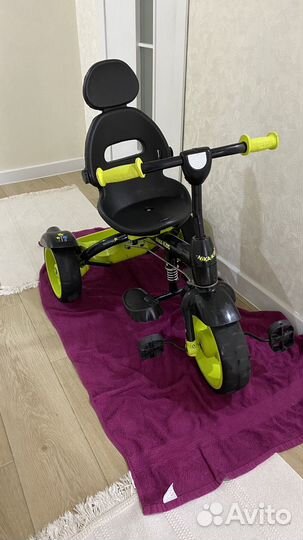 Детский велосипед с ручкой