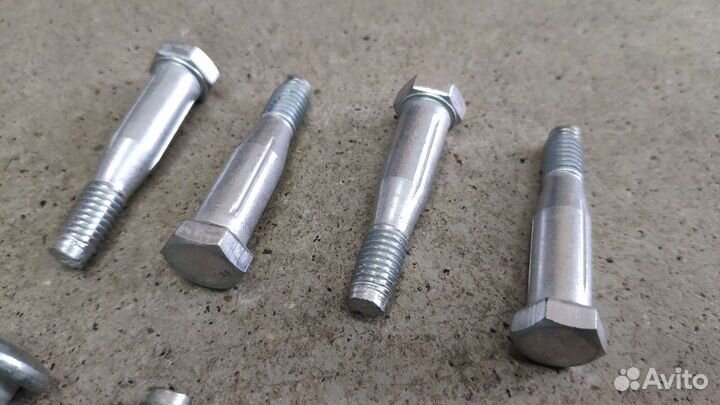 Ось (болт) петли двери Лада Гранта, Калина, Датсун