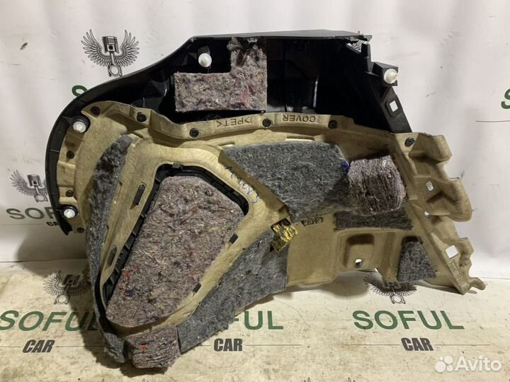 Обшивка багажного отсека правая Toyota Auris