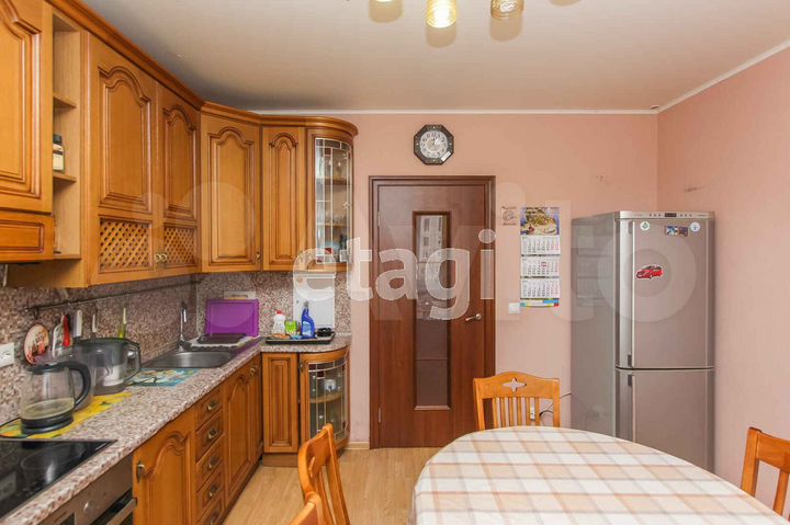 2-к. квартира, 70 м², 3/17 эт.