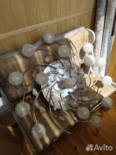 Отдам люстру за шоколадку