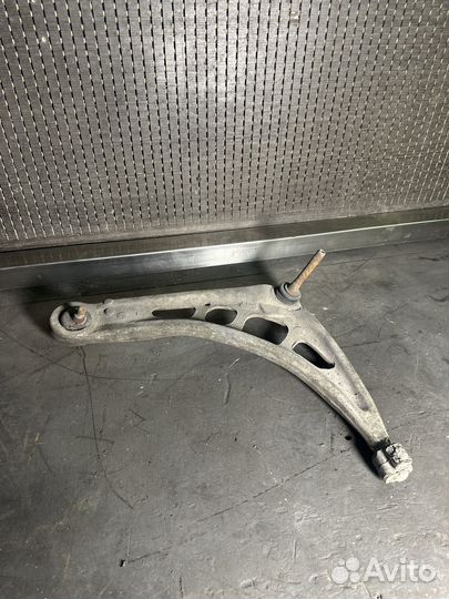Левый рычаг BMW E46