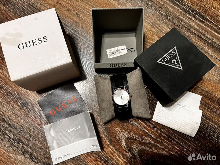 Часы guess