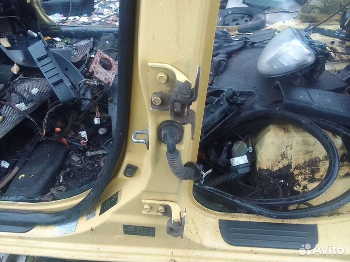 Петля верхняя задний левой двери Hyundai Getz