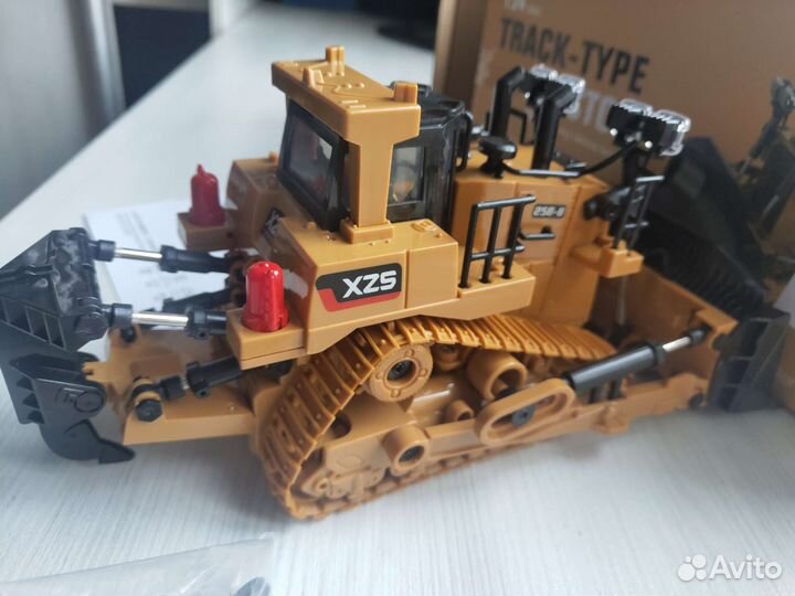 Игрушка Бульдозер Track-Type-Tractor