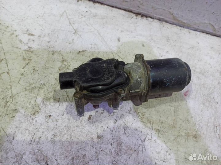 Моторчик стеклоочистителя передний