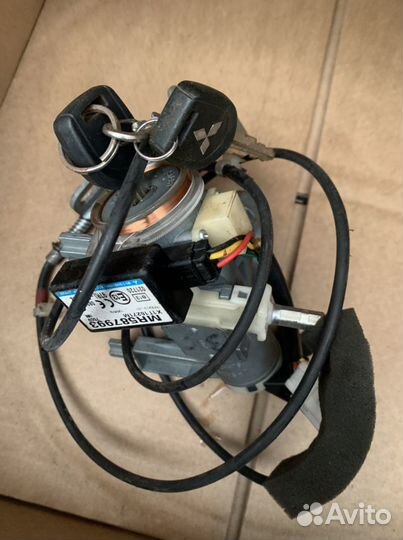 Замок зажигания Mitsubishi Lancer IX