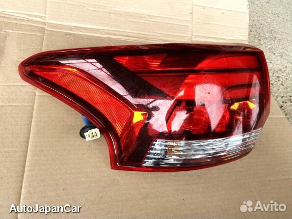 Задний фонарь левый правый Митсубиси Аутлендер 3