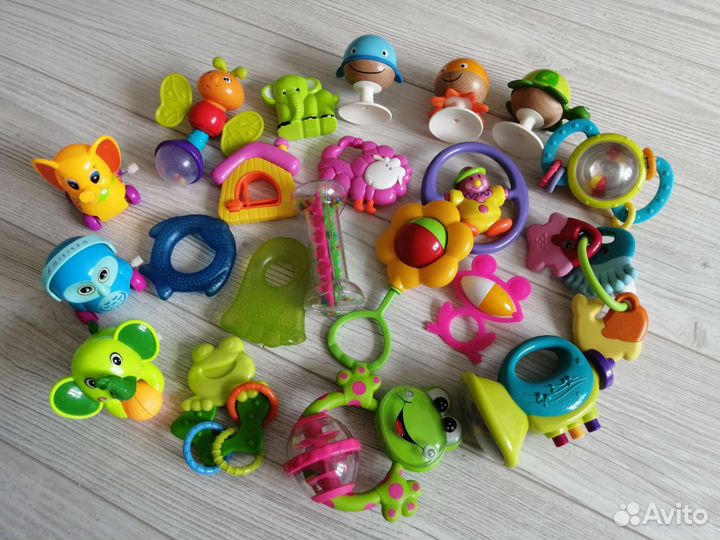 Погремушки и заводные игрушки пакетом