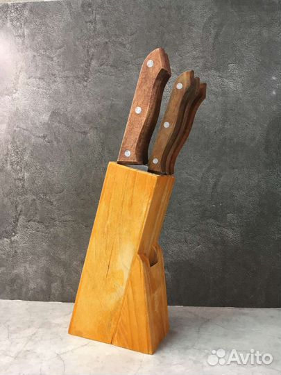 Набор кухонных ножей с подставкой