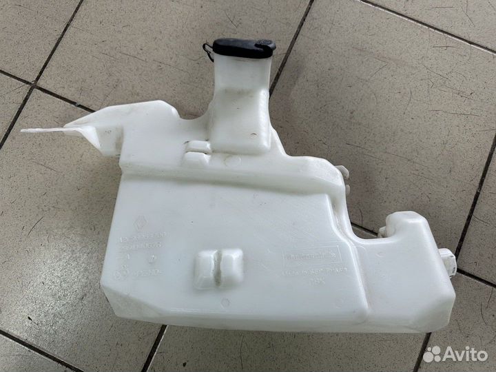 Бачок омывателя Рено Каптюр Kaptur