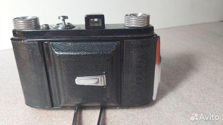 Пленочный фотоаппарат ретро