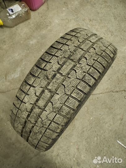 Toyo Observe Garit GIZ 215/55 R17