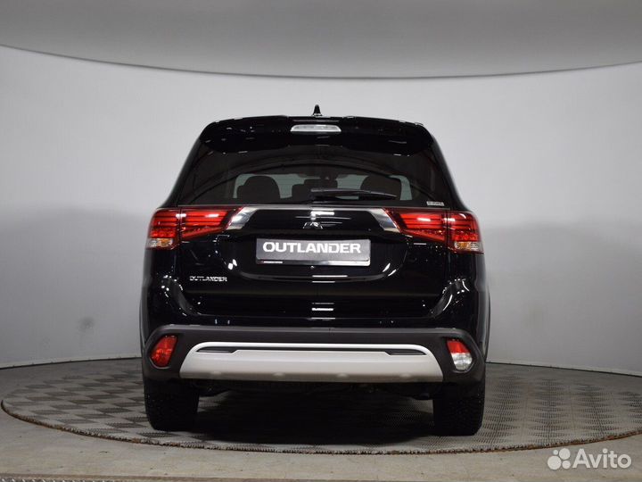 Mitsubishi Outlander 2.0 CVT, 2022
