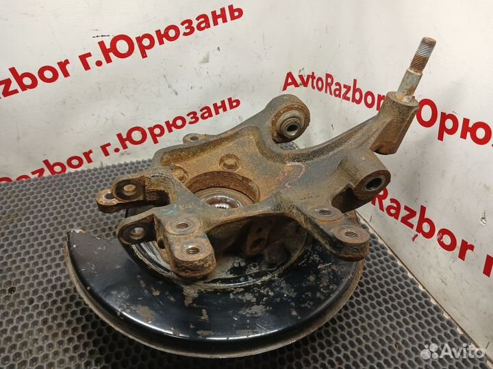 Кулак задний правый Kia Sorento XM